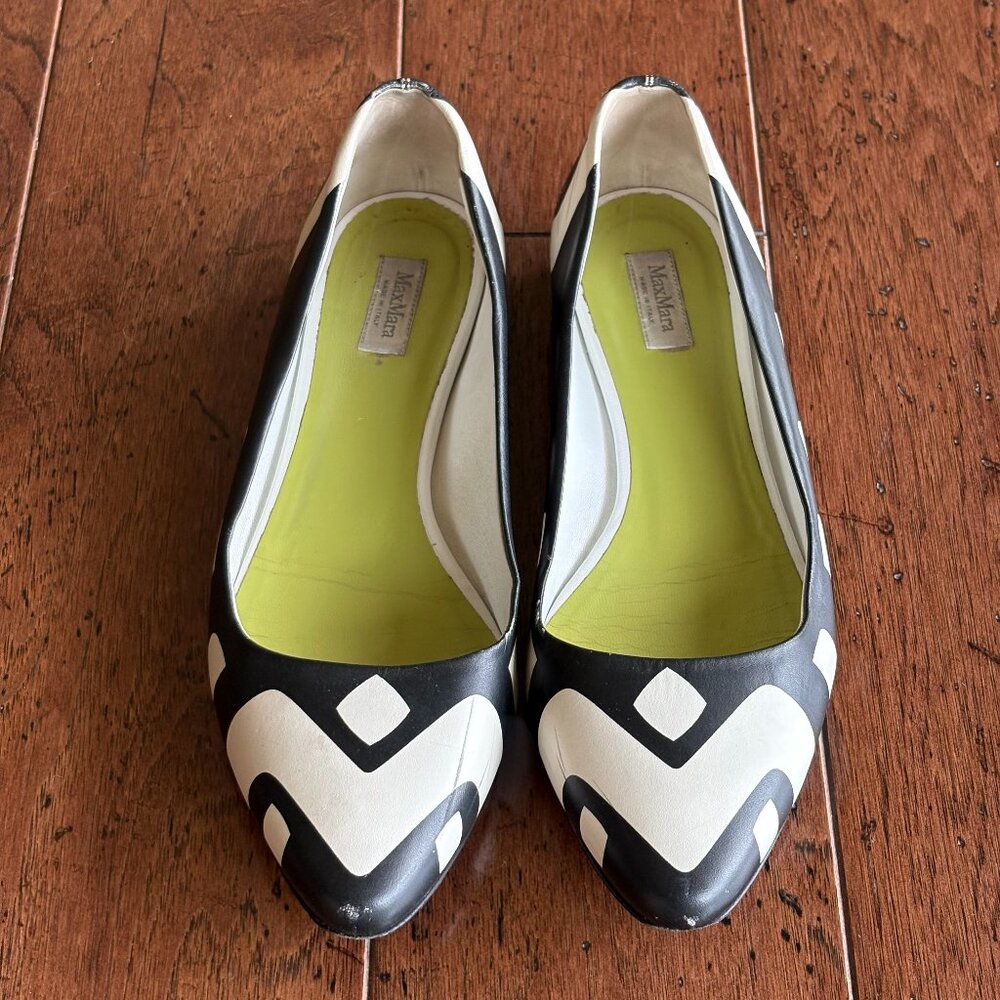 MaxMara Shoes. Size 39. Black/White.